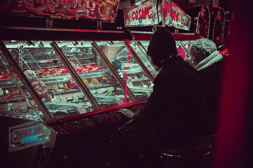 https://kingmakercasino-at.com/